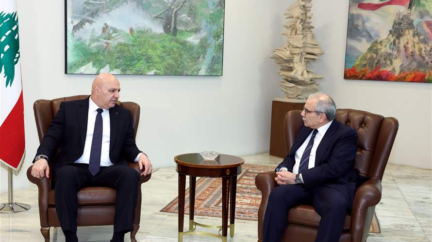 عون اطلع من سلام على أجواء اللقاءات التي عقدها في دافوس 