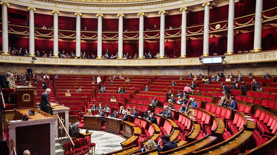 البرلمان الفرنسي يقر مشروع قانون يحظر استخدام وسائل التواصل الاجتماعي لمن هم دون 15 عاما