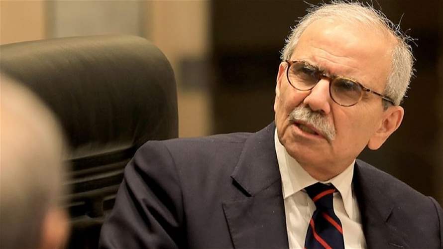 سلام تسلم مذكرة من وفد لجنة اهالي الاسرى في السجون الاسرائيلية