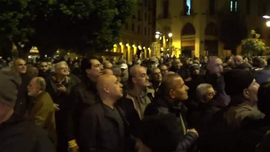 احتجاجات بالتوزاي مع مناقشة الموازنة... هكذا تبدو الصورة أمام مدخل مجلس النواب