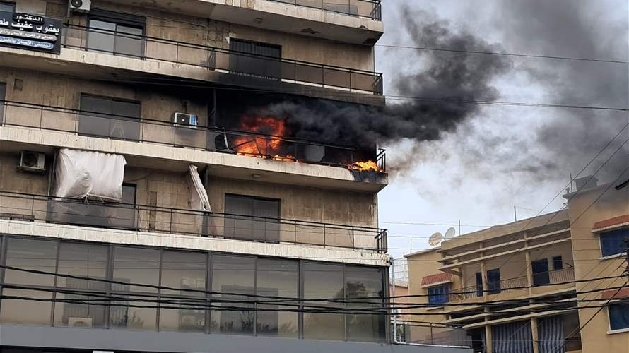 حريق في مبنى على أوتوستراد صربا باتجاه بيروت مقابل ثكنة صربا