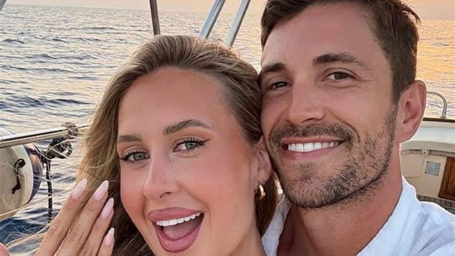 "كادت أن تظهر عارية"... فستان خطوبة "أشهر عارضة في أستراليا" يثير البلبلة: "لم تترك شيئًا للخيال!"