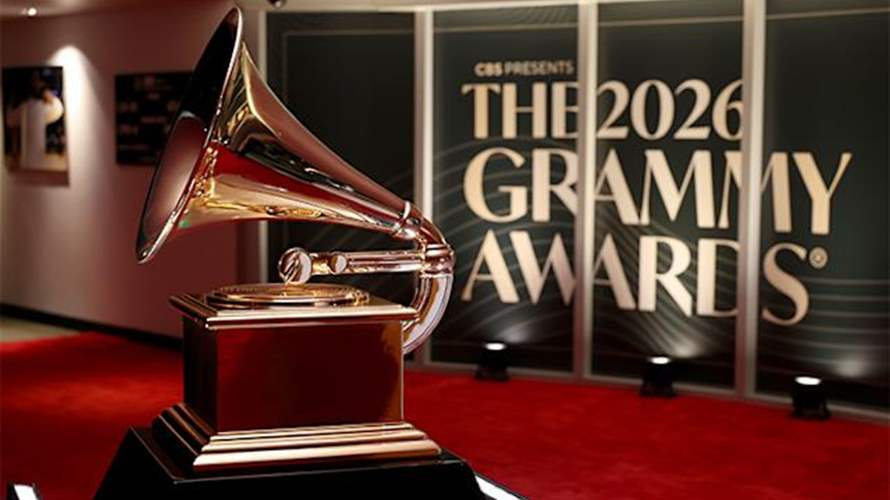 قصّات هندسية وأقمشة غريبة... إليكم أبرز إطلالات النجوم في حفل توزيع جوائز غرامي للعام 2026 (صور)