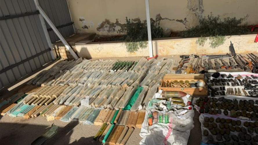عملية دهم وضبط كمية كبيرة من الأسلحة والذخائر الحربية وتوقيف شخصَين في كامد اللوز وراشيا – البقاع