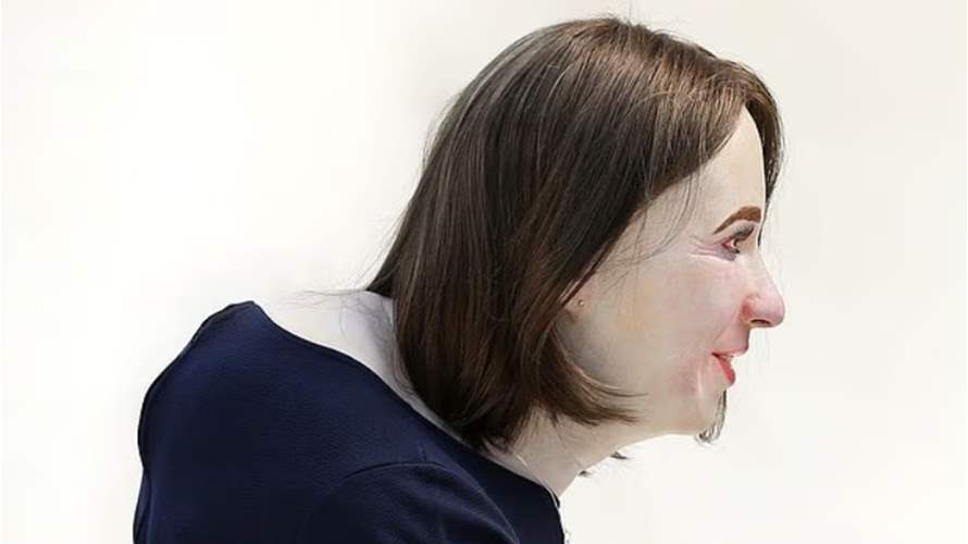 "حدبة الأرملة" تحولت الى "رقبة التكنولوجيا"... عصر الشاشات يصنع شكلك من دون أن تشعر: إليك 5 طرق لحل المشكلة 