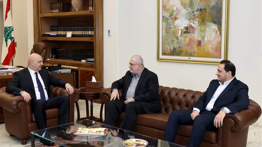 هذا ما قاله مصدر سياسي بارز في "حزب الله" عن لقاء عون - رعد (الجمهورية)