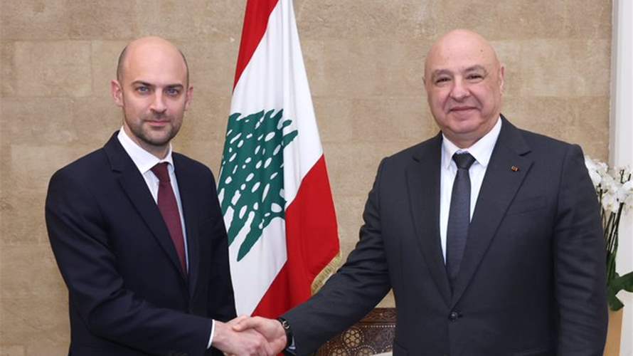 رئيس الجمهورية استقبل وزير الخارجية الفرنسي: انسحاب إسرائيل وانتشار الجيش حتى الحدود مدخل أساسي لحل الوضع في الجنوب 