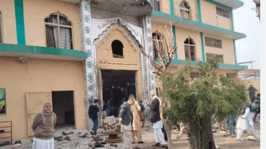 31 قتيلا و169 جريحا بتفجير انتحاري استهدف مسجدا شيعيا في باكستان وتبناه تنظيم الدولة الاسلامية