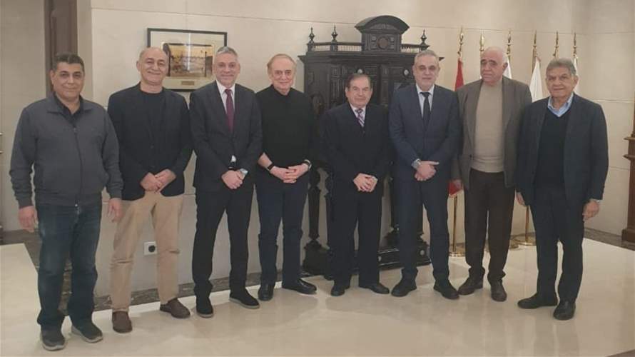 وفد نقباء المهن الحرة بحث مع النائب فريد البستاني في اموال النقابات المحتجزة.