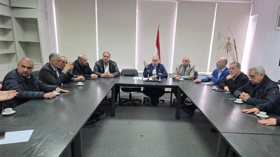 اجتماع في المديرية العامة للنقل البري والبحري بحث في تداعيات القرار السوري على الشاحنات اللبنانية