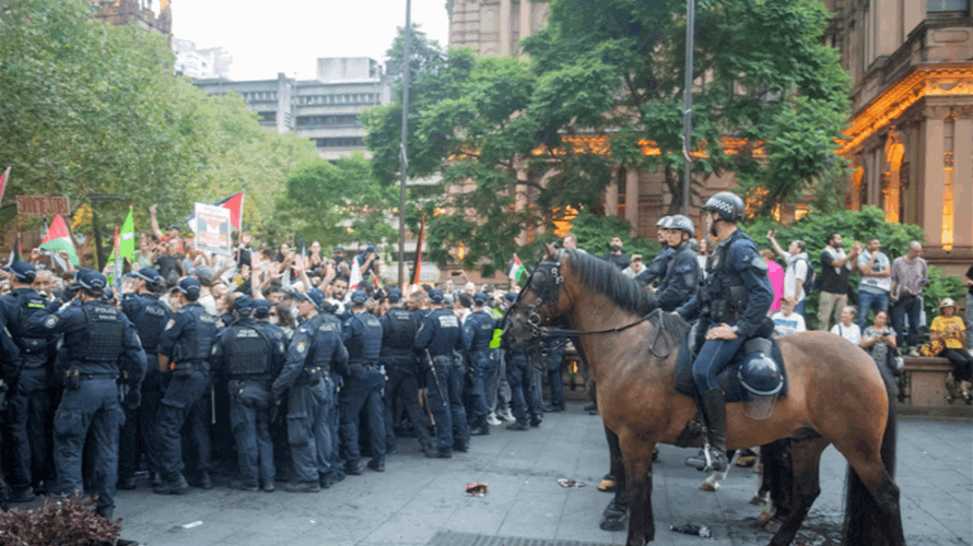Australia urges calm after violent clashes in Sydney during Israeli President's visit