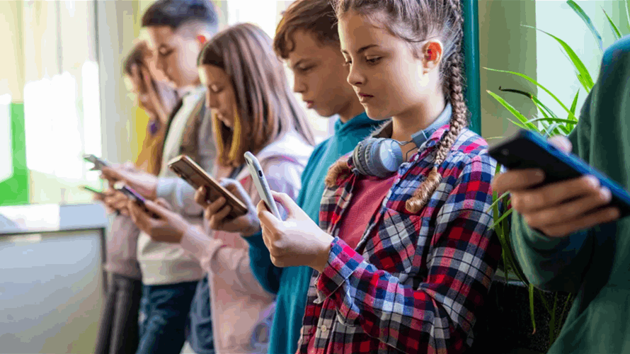 محاكمة غير مسبوقة: اتهام Meta Platforms وGoogle بتعمد صناعة إدمان الأطفال على المنصات