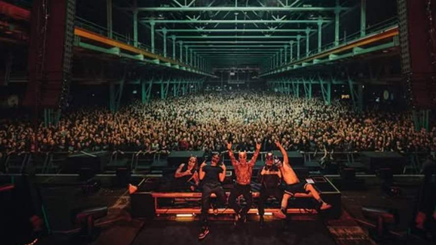 "إنهم من عبدة الشيطان"... حظر فرقتين لموسيقى الروك في تركيا وأحد المغنّين يؤكد: "أنا أؤمن بالله"