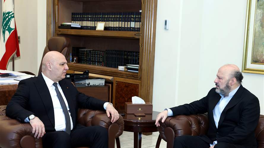 الرئيس عون التقى رياشي موفداً من جعجع حيث عرض نتائج زيارة وفد القوات اللبنانية إلى دمشق ولقاءاته مع المسؤولين السوريين