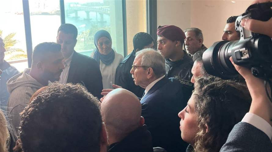 سلام يترأس اجتماعا في مبنى المنطقة الاقتصادية الخاصة في طرابلس