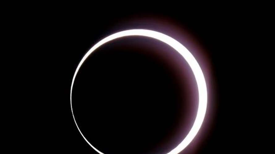 "حلقة النار"... كسوف شمسي نادر على وشك الظهور في السماء!