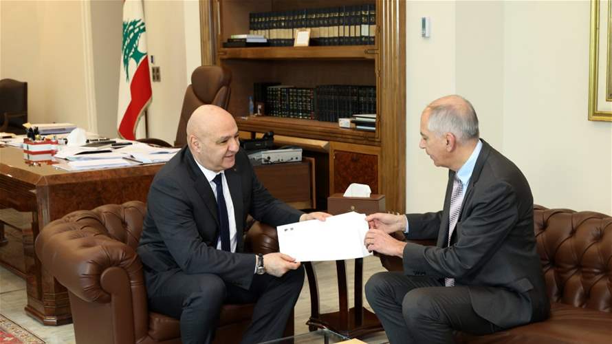 رئيس الجمهورية تلقى دعوة من نظيره الفرنسي للمشاركة في المؤتمر الدولي لدعم الجيش