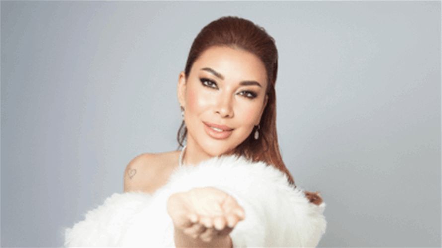 من استوديو التسجيل... ألين خلف تشوّق الجمهور لجديدها 