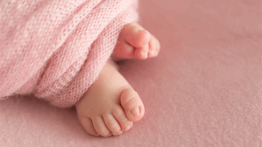 اختطفا طفلتهما المريضة وفرّا… هكذا تم العثور عليها في شمال فرنسا وهذه التفاصيل