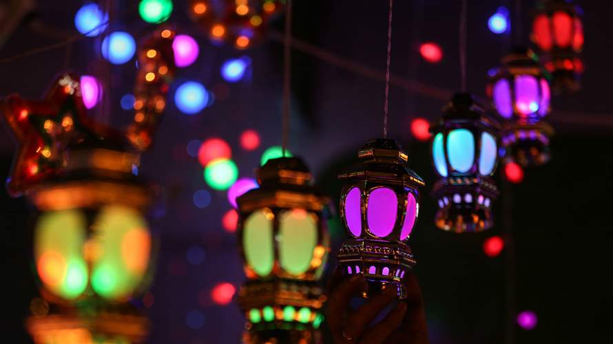 "فانوس رمضان"... رمز يضيء ليالي الشهر الكريم ويحمل عبق التاريخ والتراث