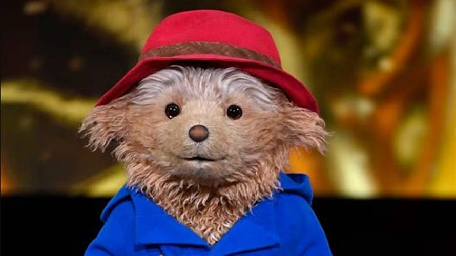 دب يخطف أنظار الجمهور في حفل بافتا 2026... وهذه الجائزة التي قدمها!