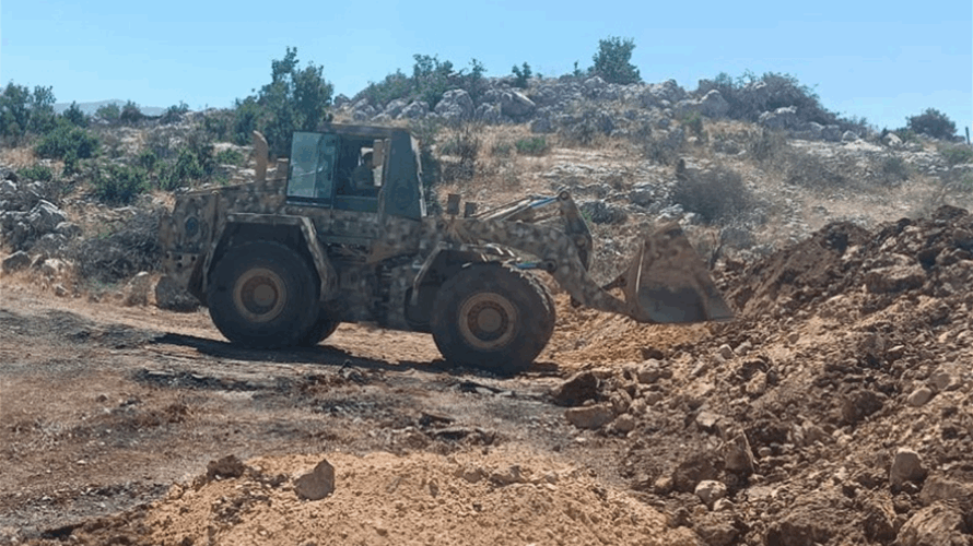 الجيش يحصن نقطة تمركزه المستحدثة في منطقة سردة - مرجعيون بالسواتر الترابية