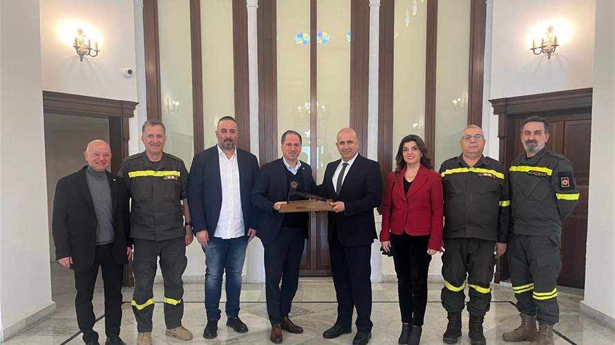 سامي الجميّل استقبل خريش: لضرورة العمل على تلبية مطالب الدفاع المدني