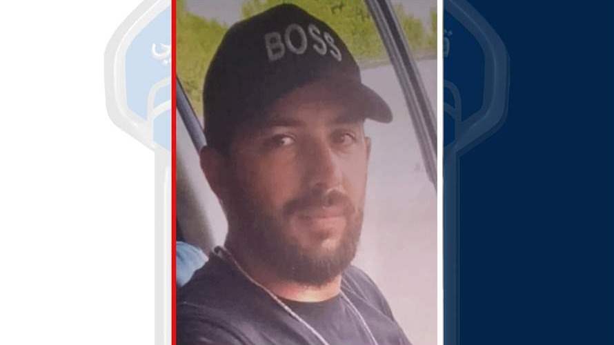 أوهمها بأنه سيقوم بإصلاح السيارة وقام بنشل محفظتها... وقوى الأمن تعمّم صورته