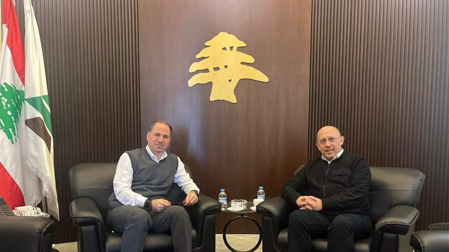 رئيس حزب الكتائب اللبنانية النائب سامي الجميّل استقبل في بيت الكتائب المركزي في الصيفي النائب آلان عون حيث جرى البحث في المستجدات والتطورات على الساحة المحلية
