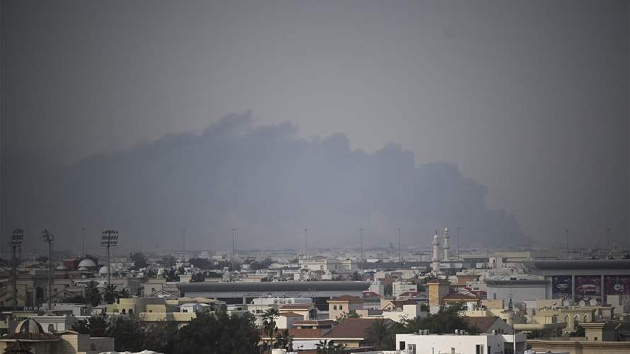 تصاعد دخان أسود كثيف فوق الدوحة بعد سماع الانفجارات 