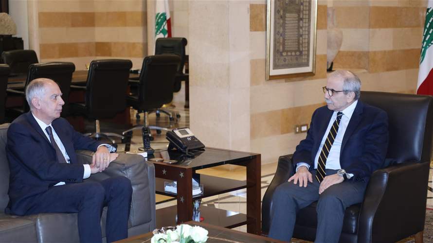 الرئيس نواف سلام عقد اجتماعًا في السراي الكبير مع السفير الفرنسي لدى لبنان هيرفيه ماغرو