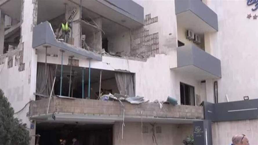 كاميرا الـLBCI توثق الأضرار في الفندق المستهدف في بعبدا... وصاحبه يؤكد ألا وجود لأي شخص إيراني