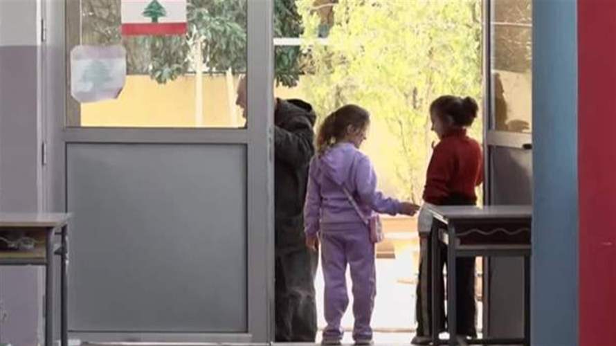 مدرسة بلا دروس… قصص الألم والأمل في مراكز النزوح