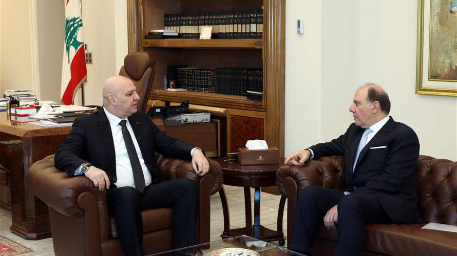 حاكم مصرف لبنان يؤكد للرئيس عون جهوزية المركزي للحفاظ على الاستقرار النقدي