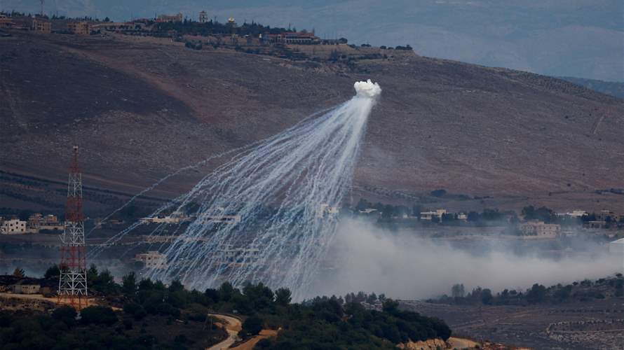 Human Rights Watch says that Israel has been illegally using white phosphorus in Lebanon