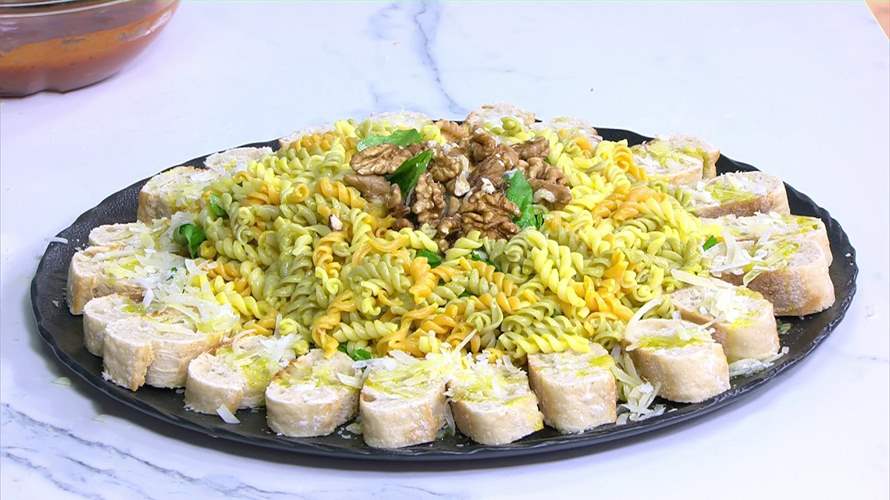 الباستا بالصلصة الوردية وسلطة الروكا ولفائف البيتزا... أطباق صيامية شهيّة مع الشيف فادي زغيب (فيديو)