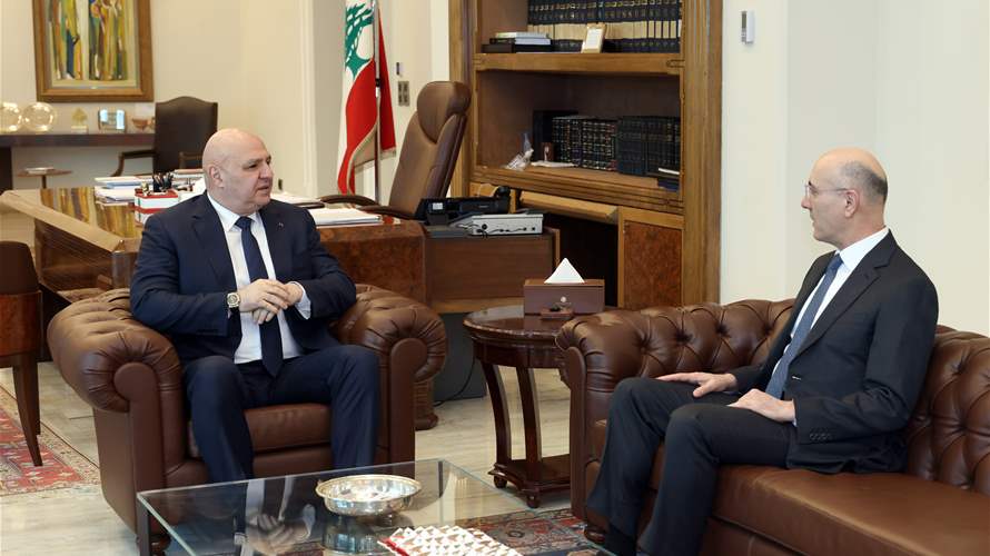 الرئيس عون اطّلع من وزير الداخلية والبلديات على الأوضاع الأمنية في البلاد وعلى الإجراءات التي تعتمدها الوزارة لمواكبة تداعيات الاعتداءات الإسرائيلية على لبنان ولا سيما ما يتعلق بأمن النازحين والمناطق التي نزحوا إليها 