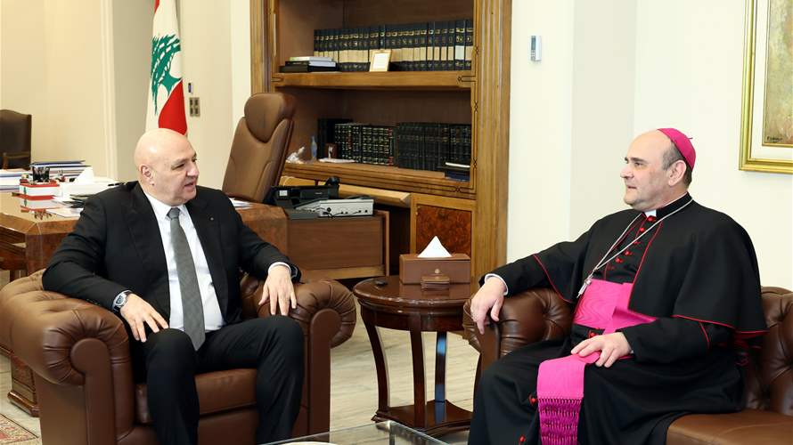 President Aoun discusses security developments with papal envoy Paolo Borgia