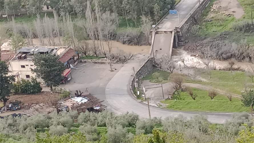 Qaaqaaiyet bridge targeted and destroyed by Israeli airstrike 