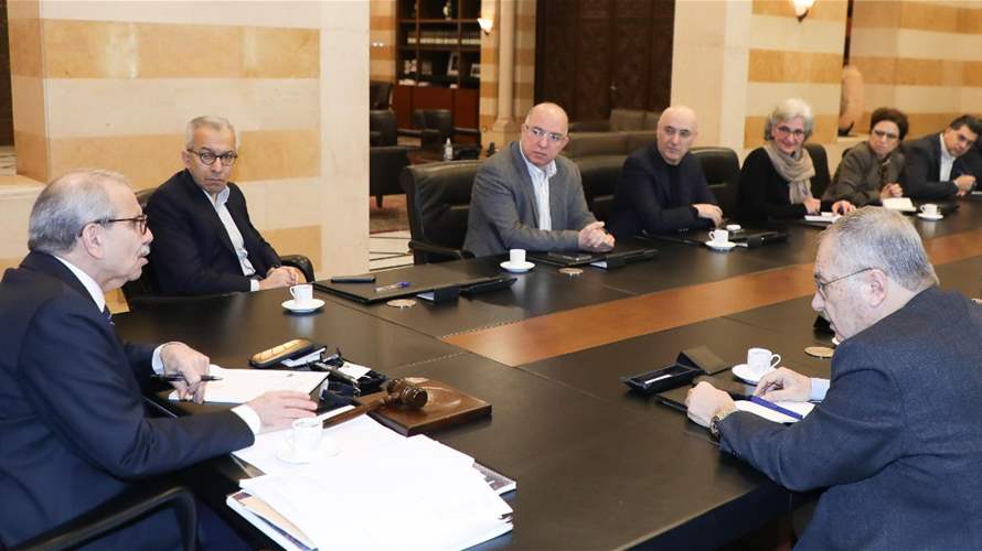 مرقص عن الاجتماع الوزاري بالسرايا: رئيس الحكومة عرض مع الوزراء التطورات العسكرية والأمنية والاقتصادية وجهود الايواء والإغاثة وكيفية تذليل الصعوبات المرافقة لها