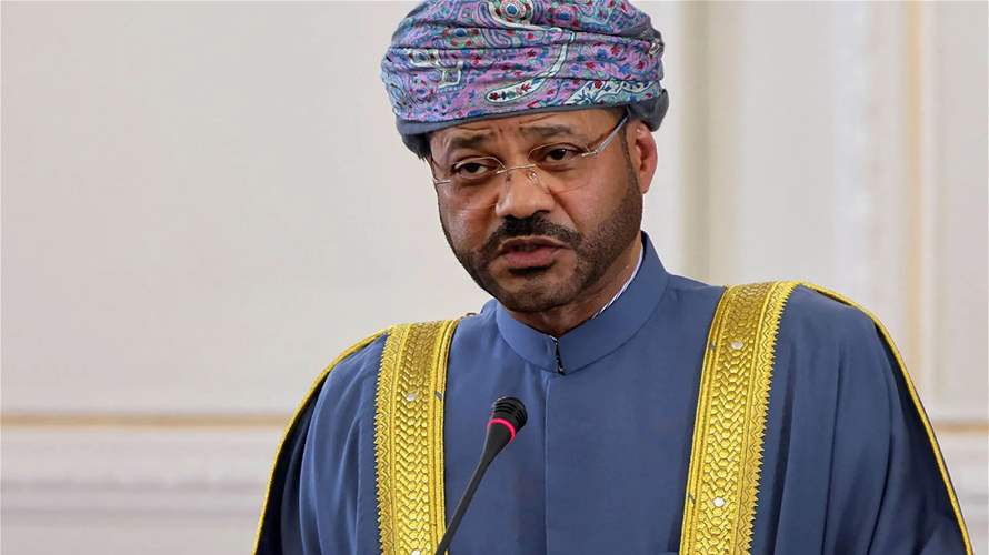 وزير الخارجية العماني: نبذل جهودا مكثفة لضمان المرور الآمن عبر مضيق هرمز