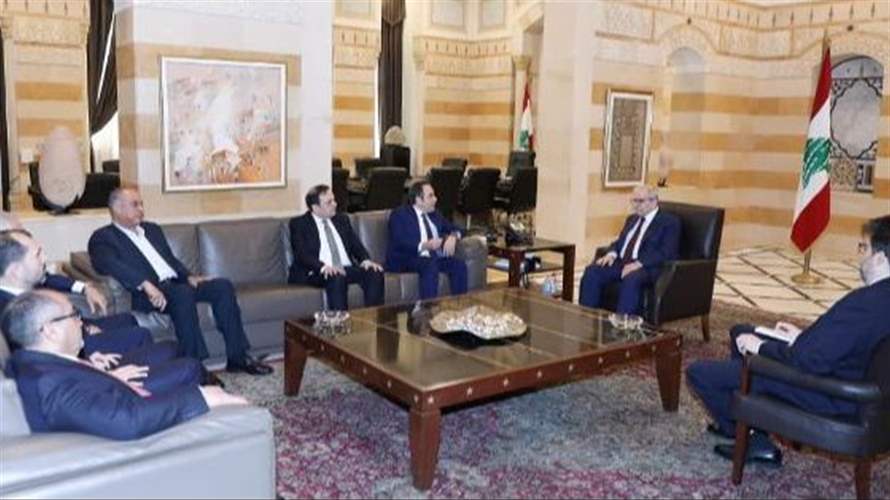 سلام التقى عددًا من النواب وبدر: لالتزام القرارات السيادية للدولة وبت قانون العفو العام