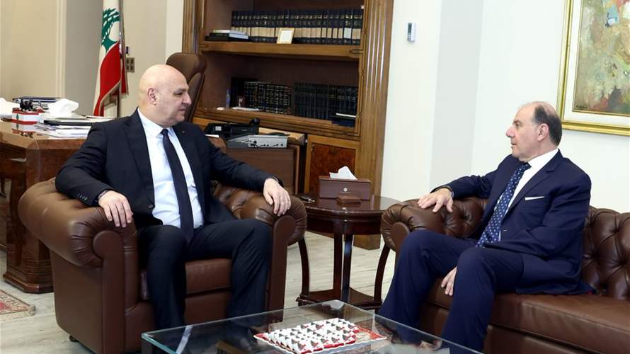 عون اطلع من حاكم المركزي على أجواء اجتماعاته في باريس والإجراءات الاحترازية للحفاظ على الاستقرار النقدي