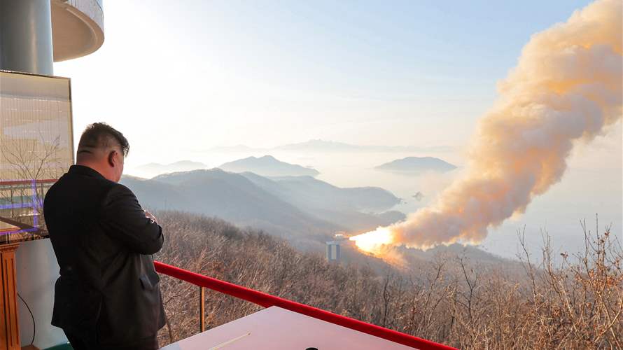 كيم جونغ أون يشرف على اختبار جديد لمحرك صواريخ يعمل بالوقود الصلب