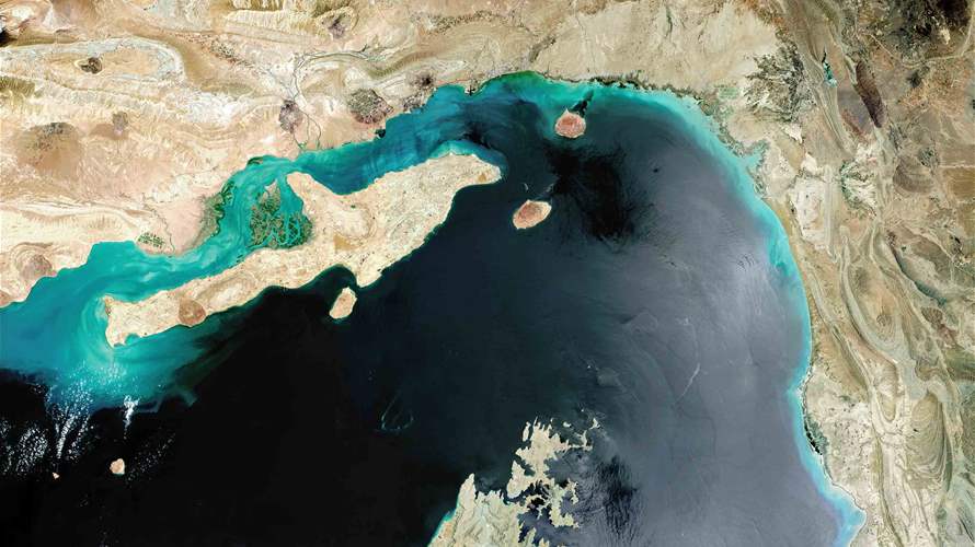 US, Israeli strikes hit Iran port city near Hormuz strait