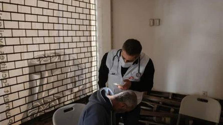 في يومهم العالمي... أطباء يواجهون تحديات الرعاية الصحية في مراكز الإيواء اللبنانية