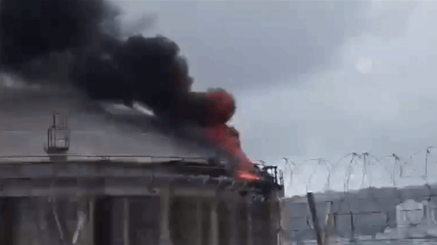 اشتعال النيران في مصفاة النفط بمدينة حيفا جراء إصابتها بصواريخ