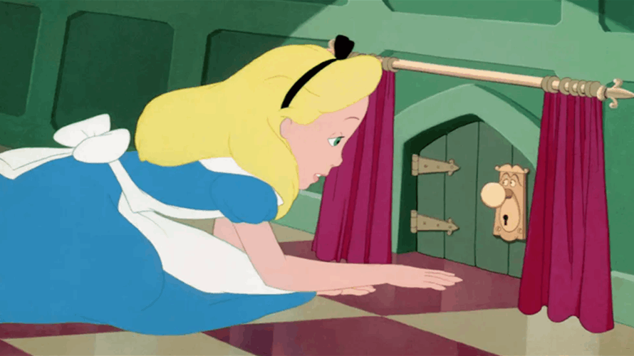 متلازمة "أليس في بلاد العجائب"... اضطراب عصبي نادر يؤثر على الإدراك وهذه التفاصيل