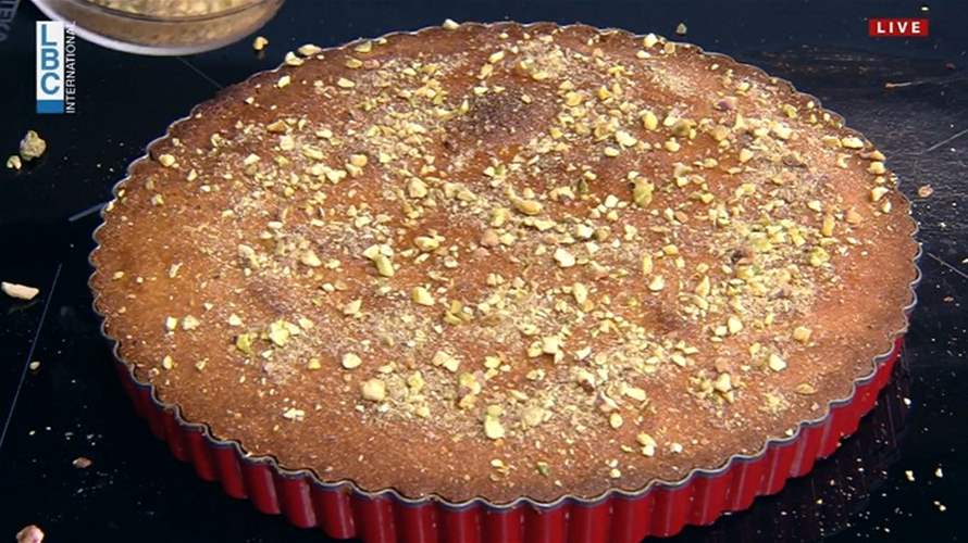 وصفة جديدة لحلويات عيد الفصح... معمول بالقشطة والجبن: إليكم كيفية تحضيرها (فيديو)