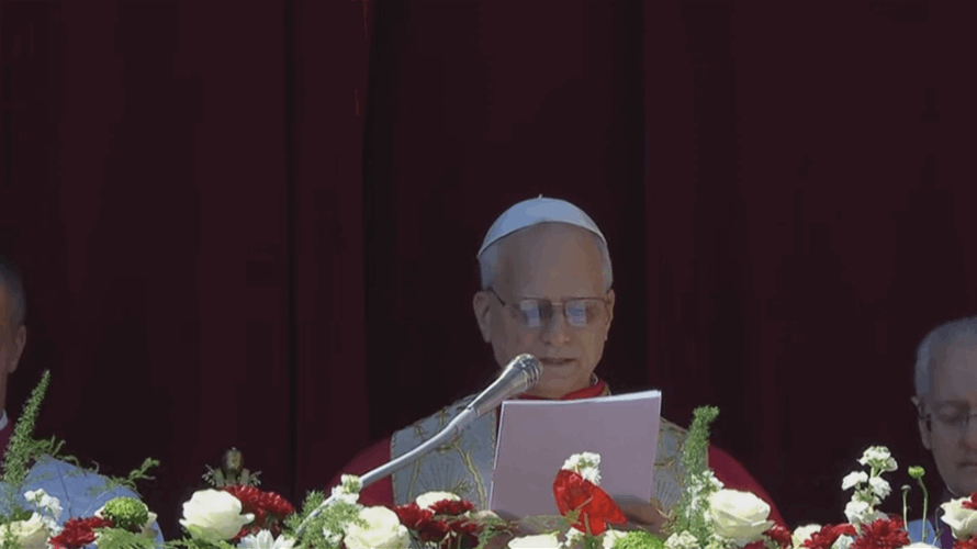 لاوون الرابع عشر يدعو القادرين على "إشعال الحروب" الى اختيار السلام